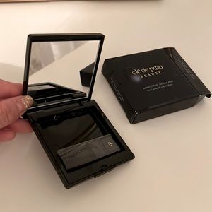 New Auth Cle de peau Blush Case